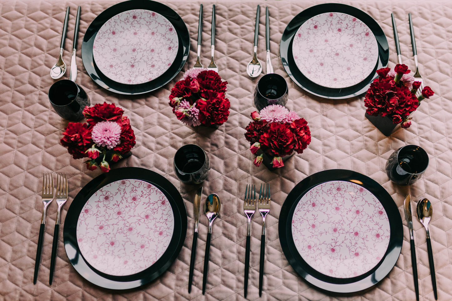 8 In. Flora Design Plastic Plates - 10 Ct.