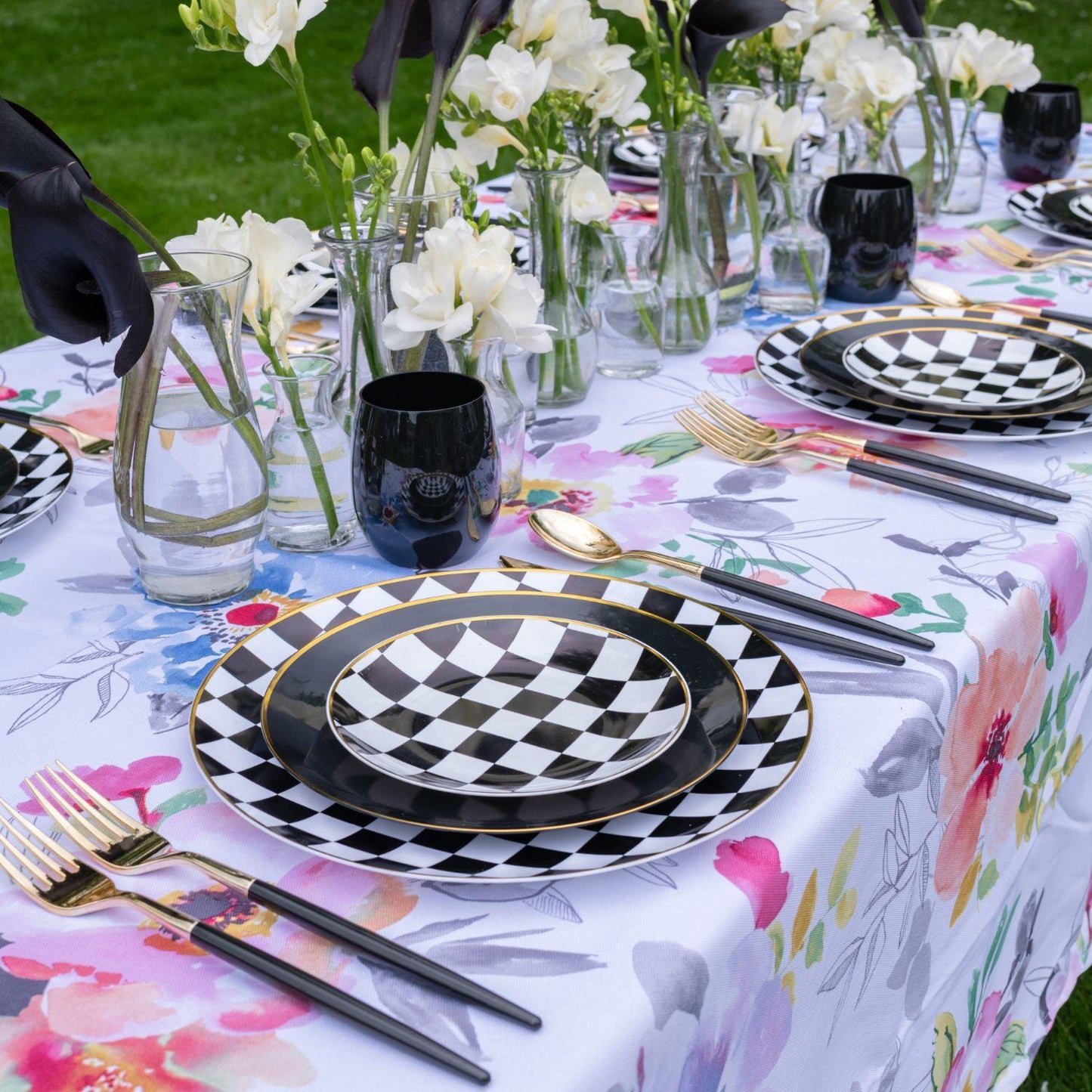 8" Classic Black Design Plates - Gold Rim 10 Ct.