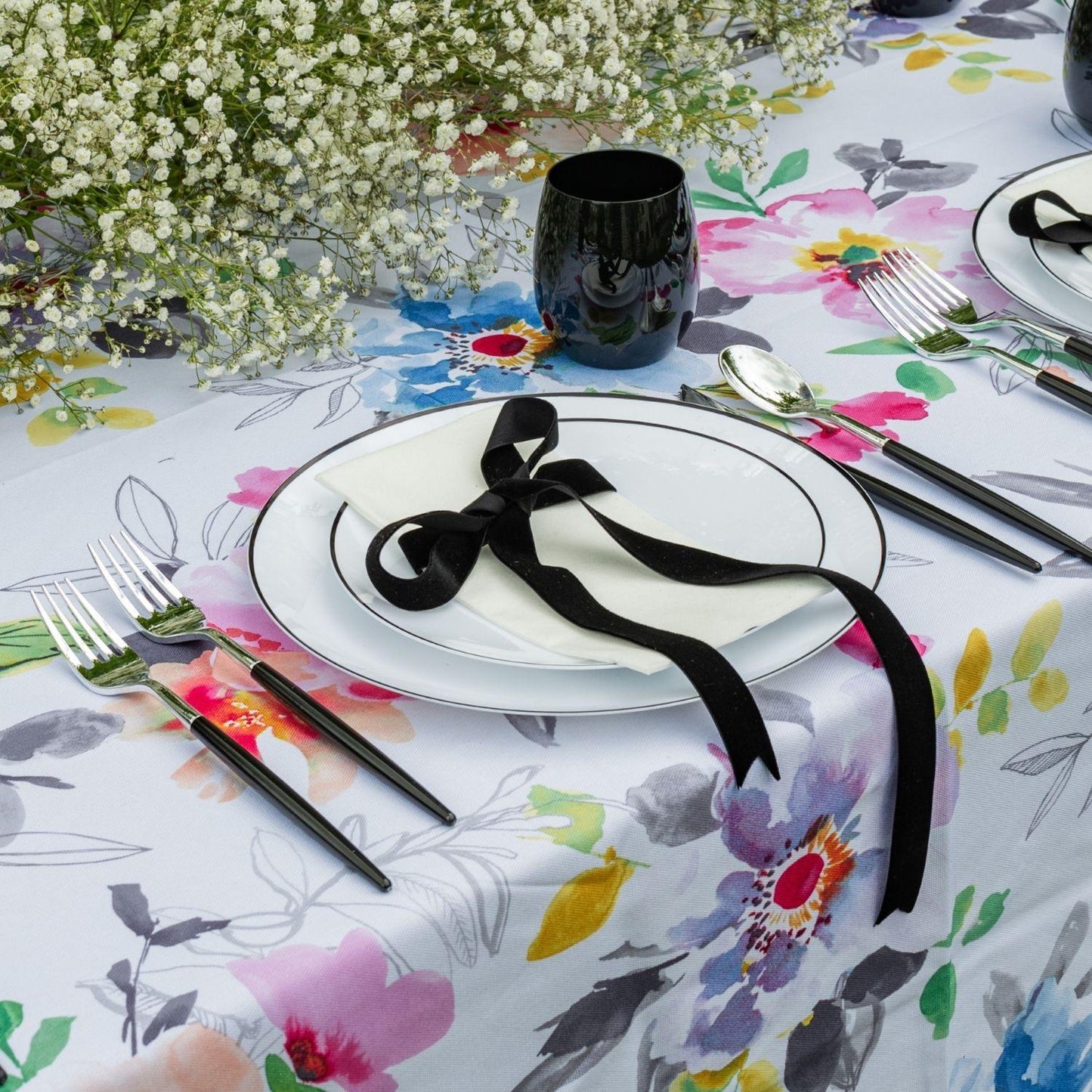 8" Classic White Design Plates - Black Rim 10 Ct.