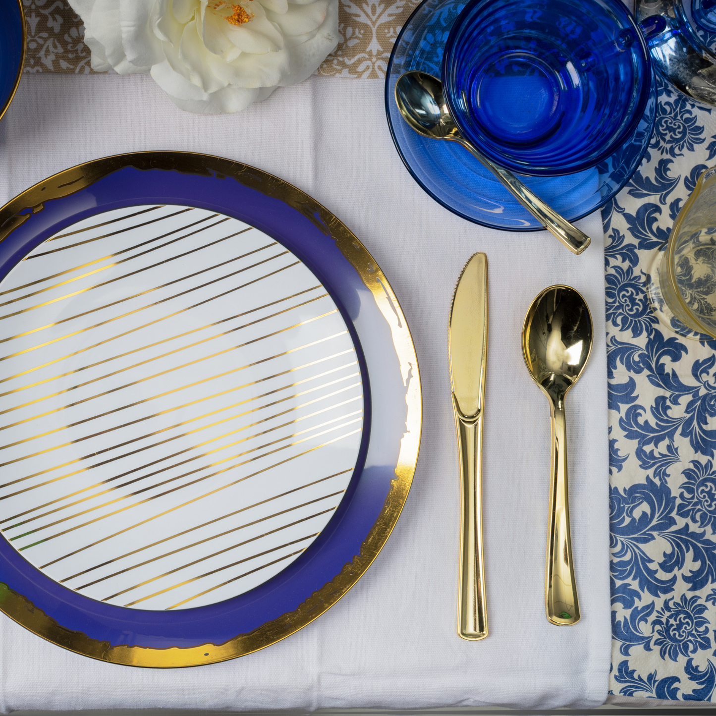 Case of 24 - Exquisite Classic Gold Plastic Knives - 20 ct.