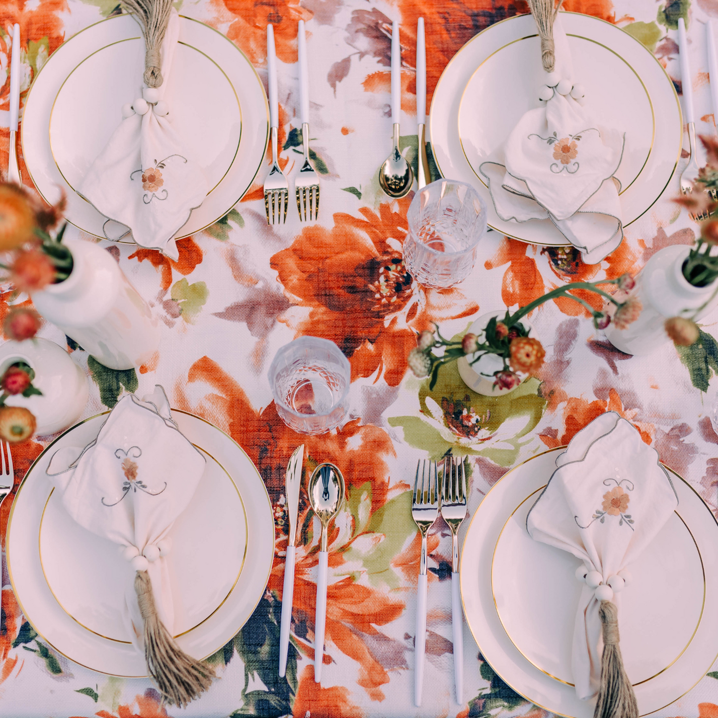 10" Classic Ivory Design Plates (10)