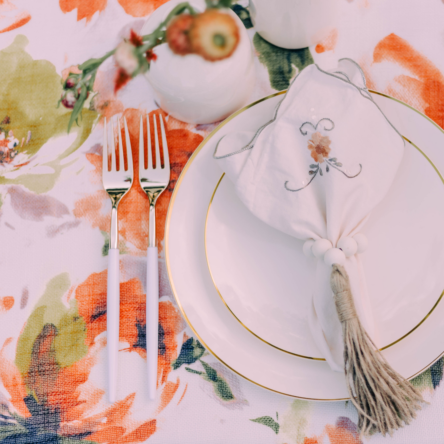 10" Classic Ivory Design Plates (10)