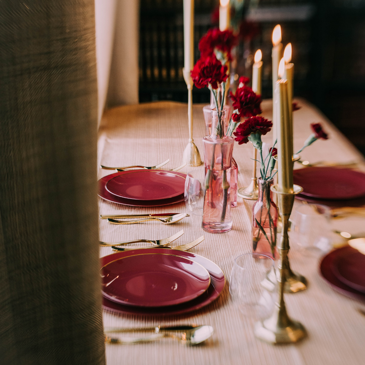 10" Classic Burgundy Design Plates (10)