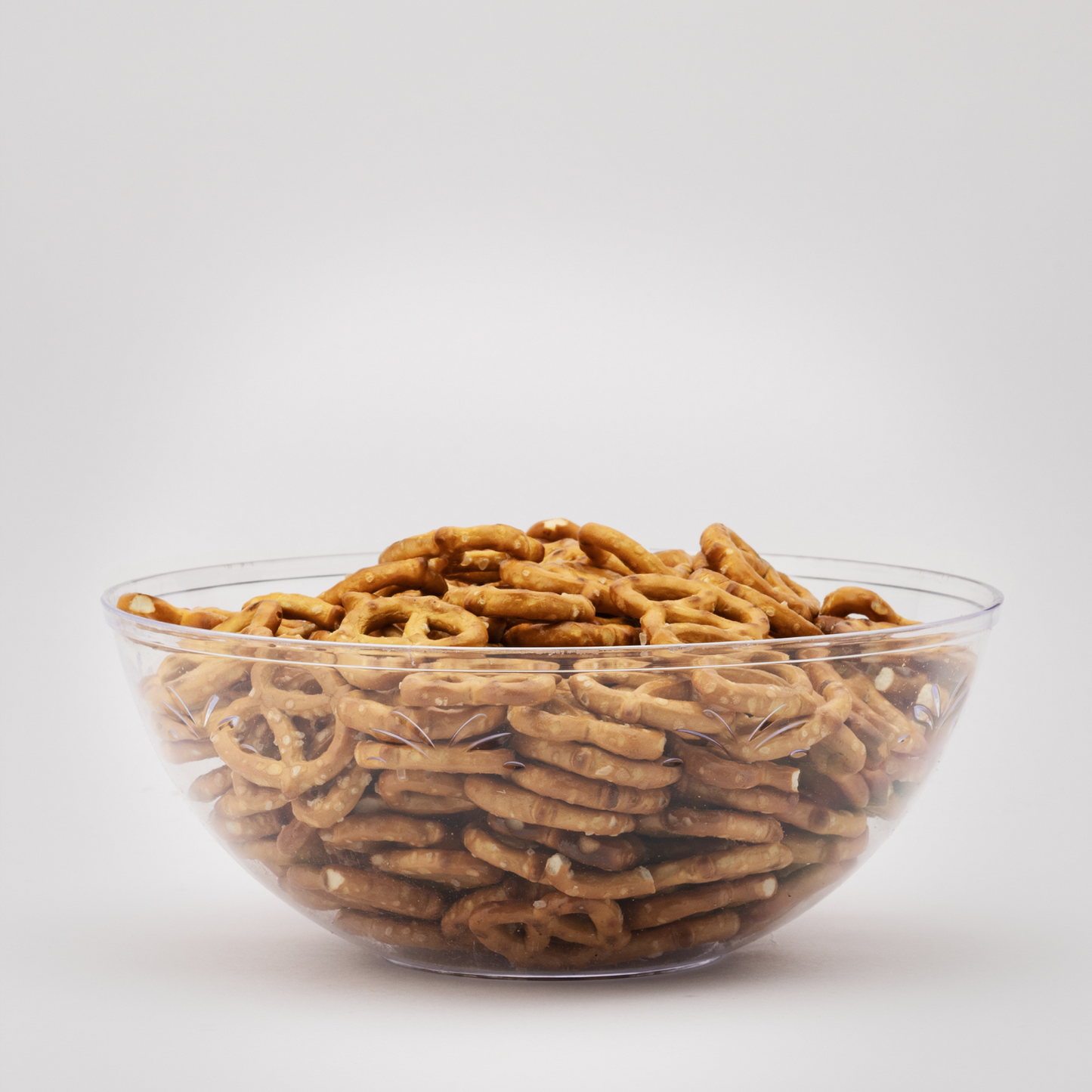 10 In. Clear Round Salad Bowl - 96 oz