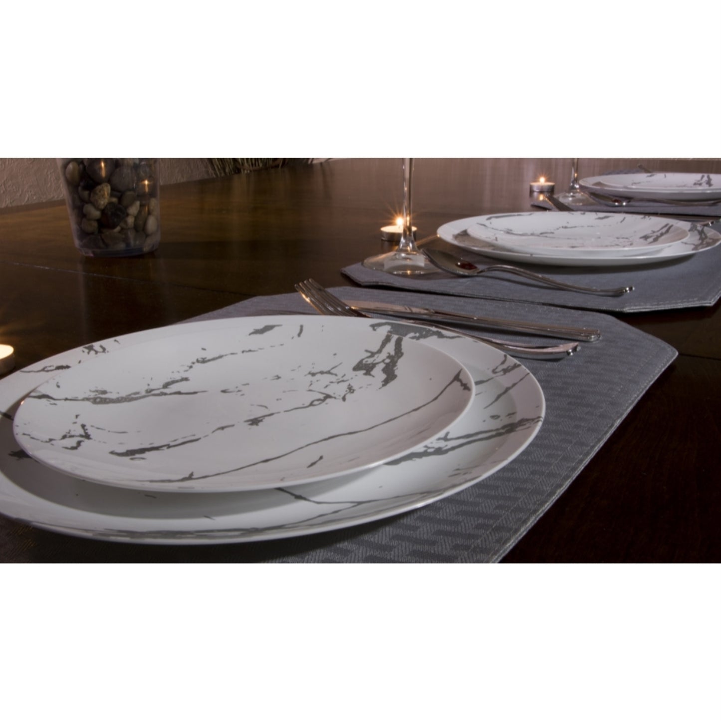 Case of 12 - 10" Stone Design Plastic Plates (10)