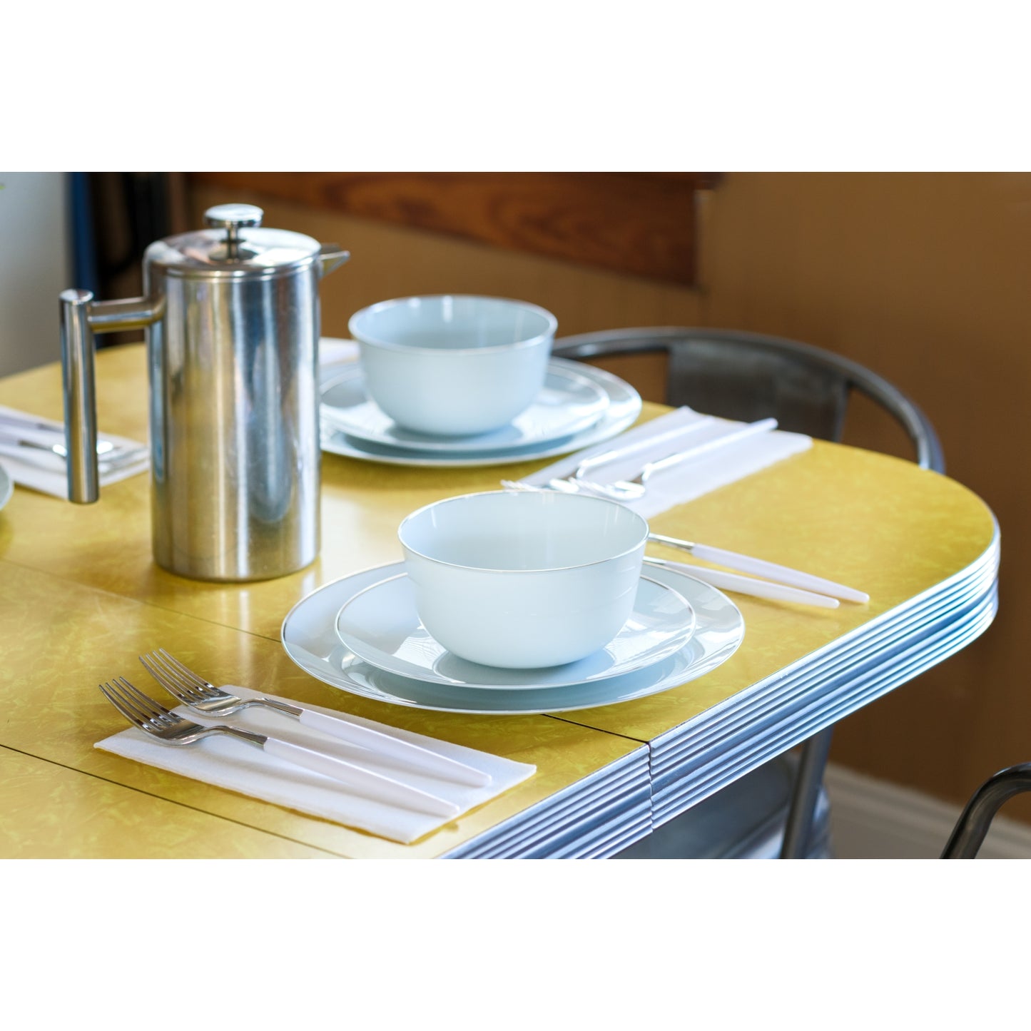 Trend White Plastic Bowls - 10 Ct.