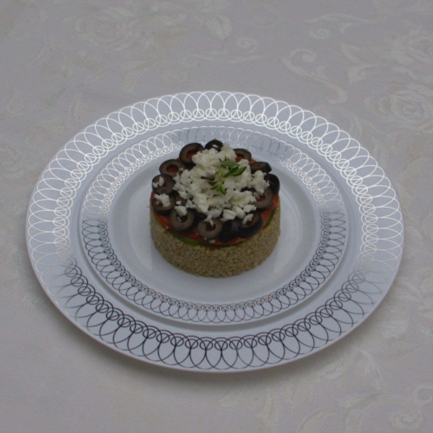9 In. Silver Ovals Design Plates - 10 Ct.