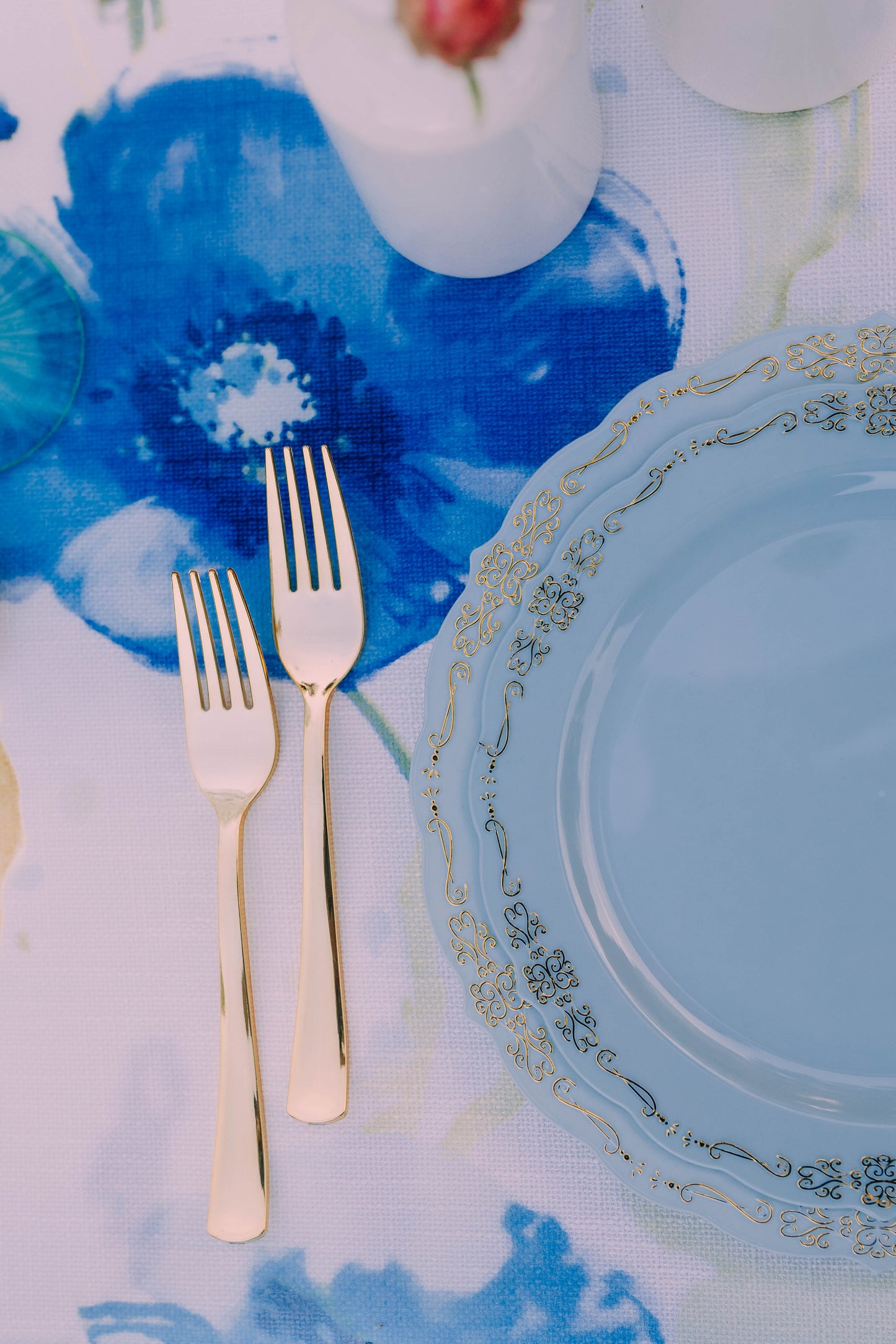Case of 6 - 7.5" Robin Blue Victorian Design Plates - 20 ct.