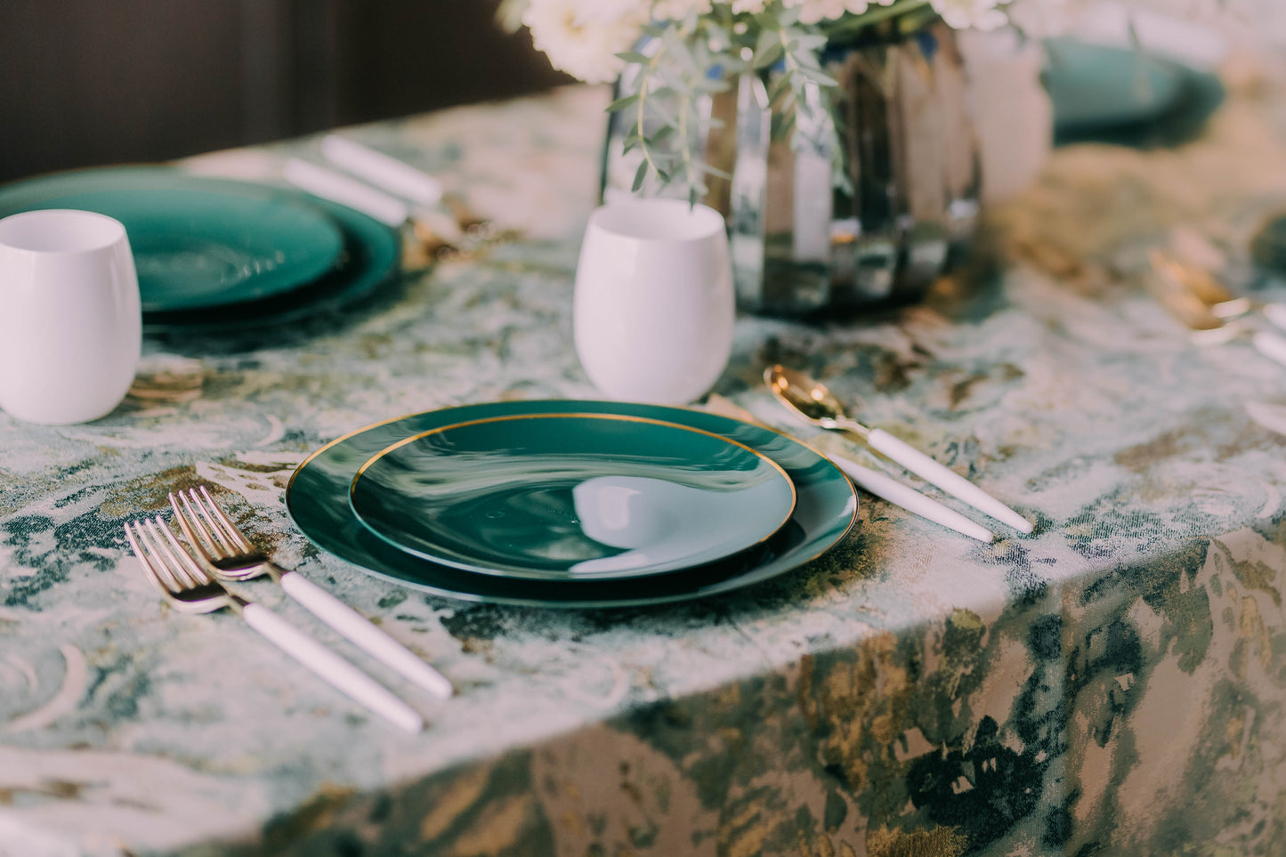 Case of 12 - 8" Classic Green Design Plates (10)
